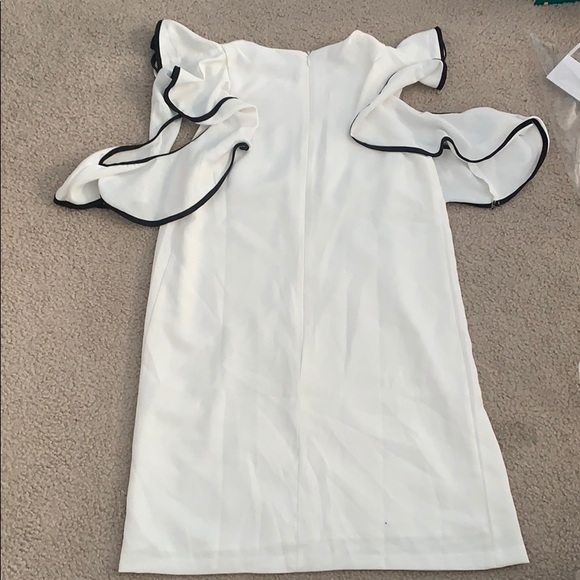 White dress with a shoulder piece - Picture 3 of 4